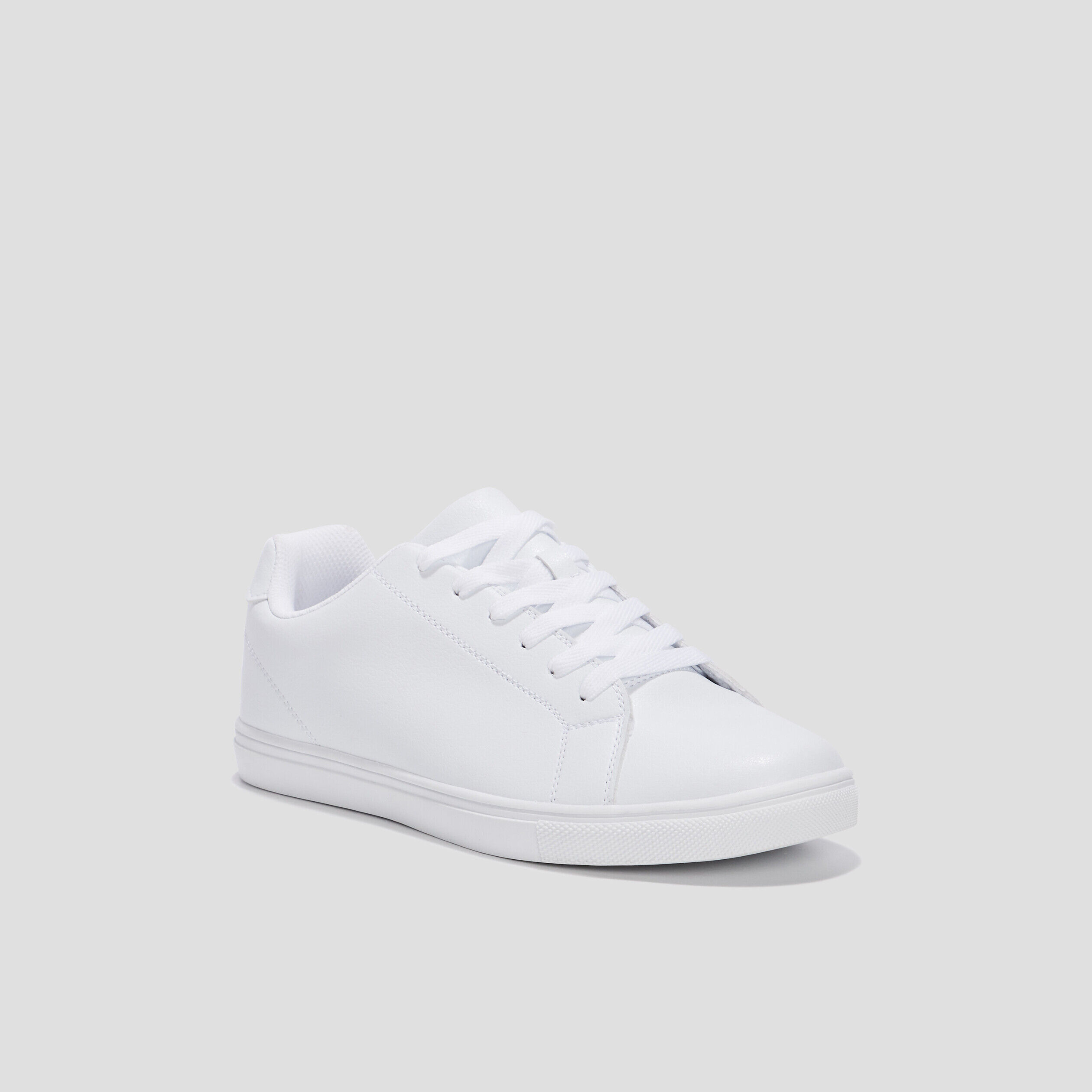 Chaussure blanche homme discount classe