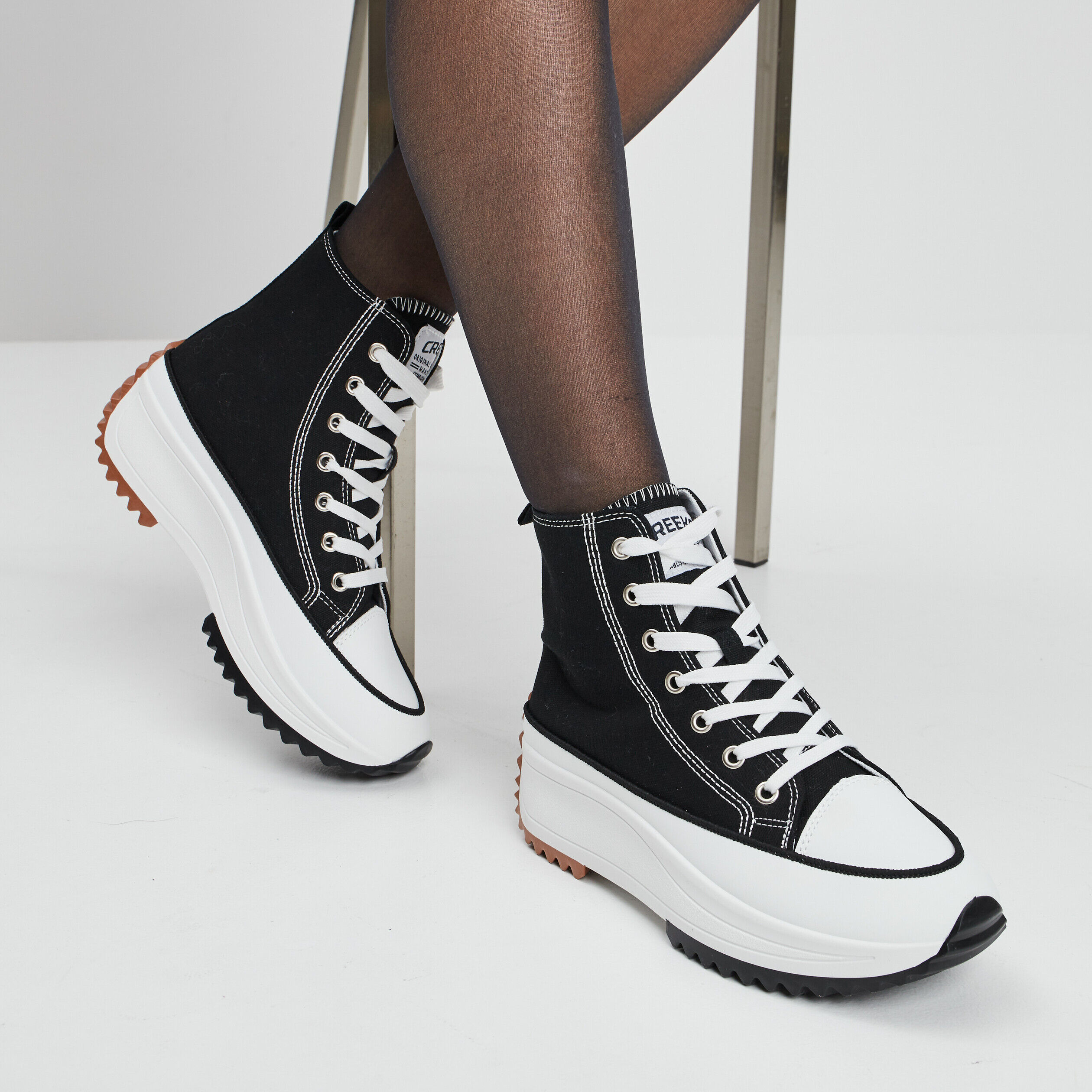 Sneakers Noir femme des baskets pas cher et ultra tendances