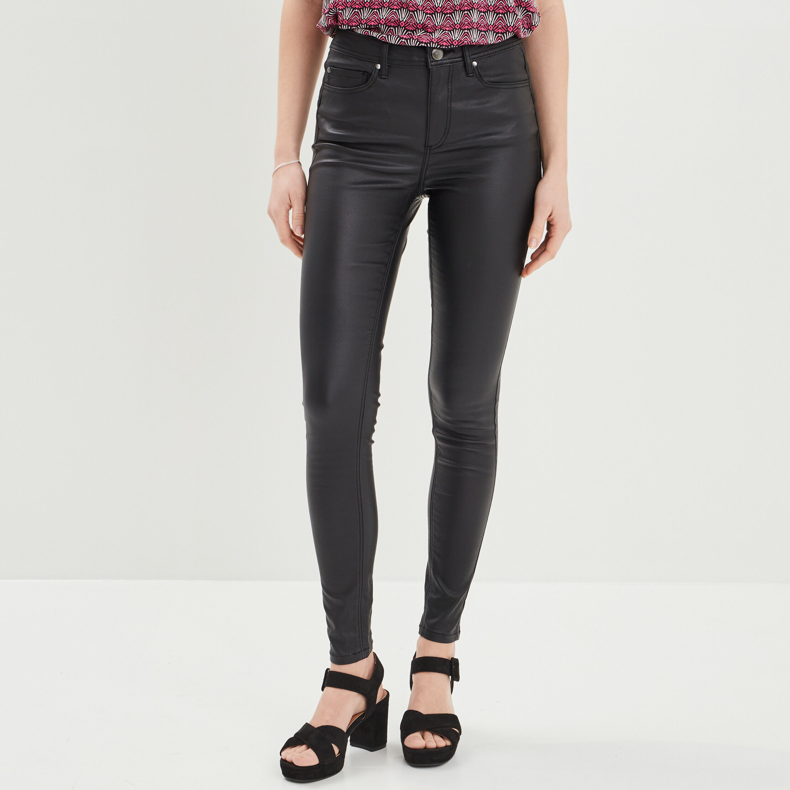 Pantalon femme pas cher taille haute fluide ou slim Noir La Halle