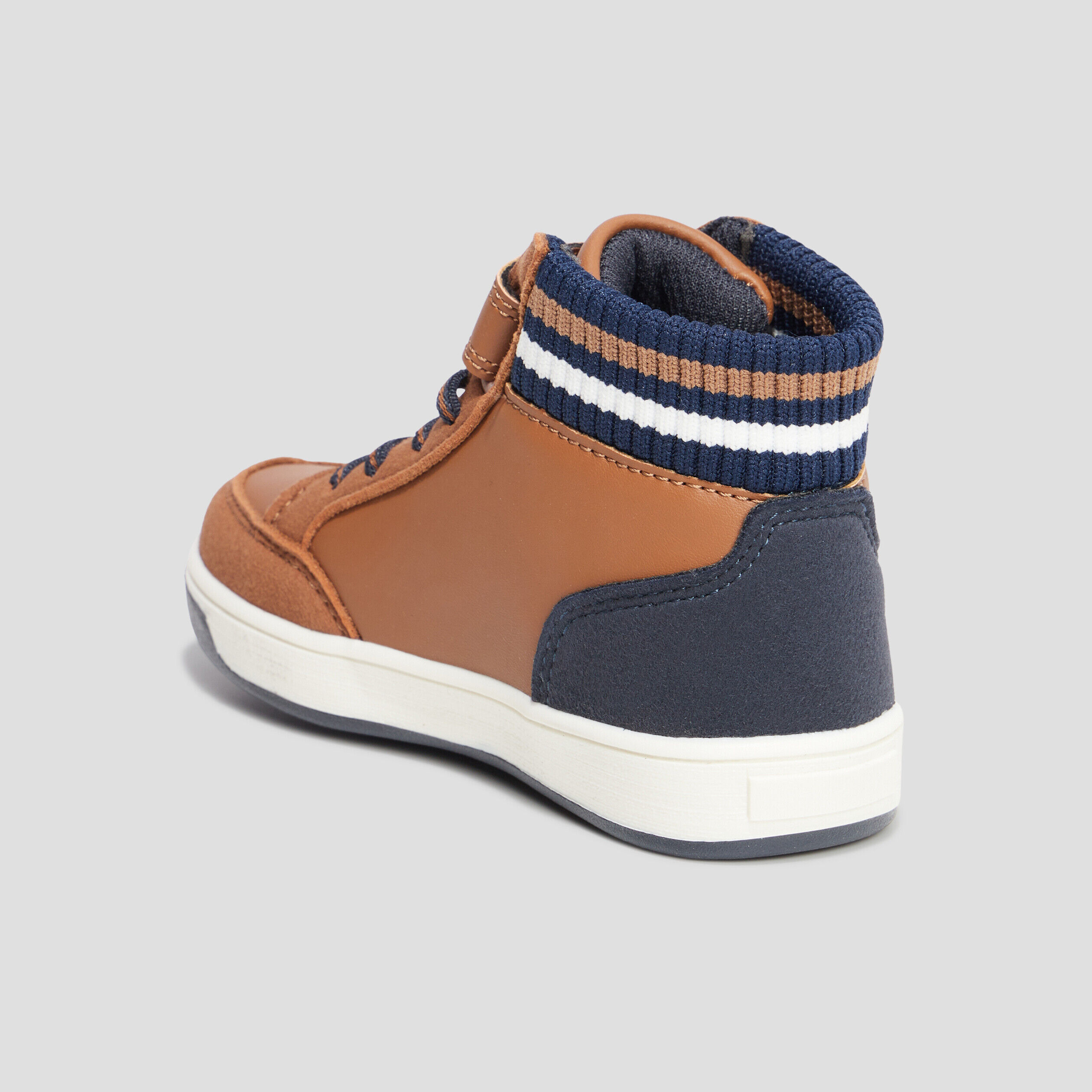 Chaussures enfant Marron pas ch res baskets bottes bottines enfant