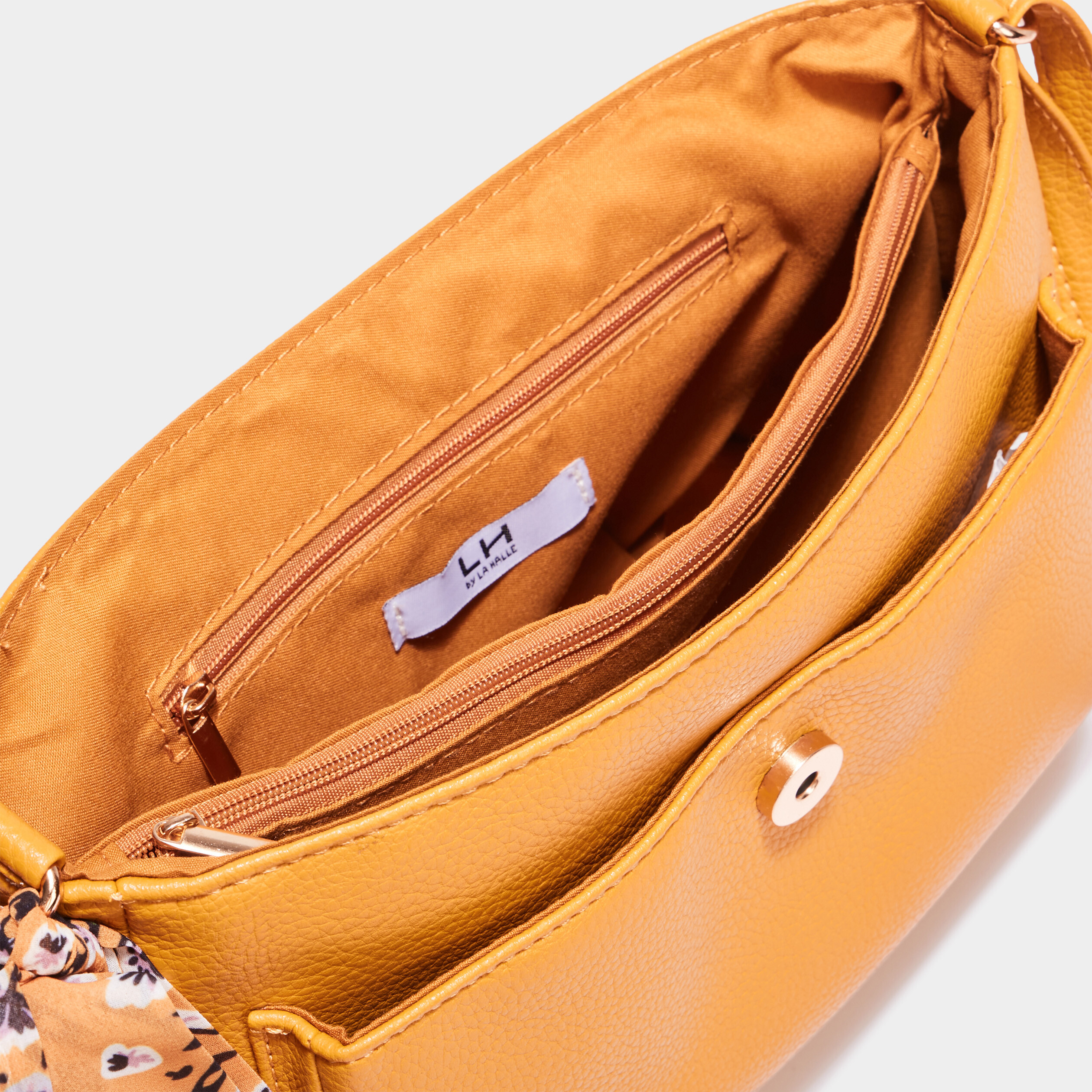 Sac besace detail foulard jaune moutarde femme La Halle