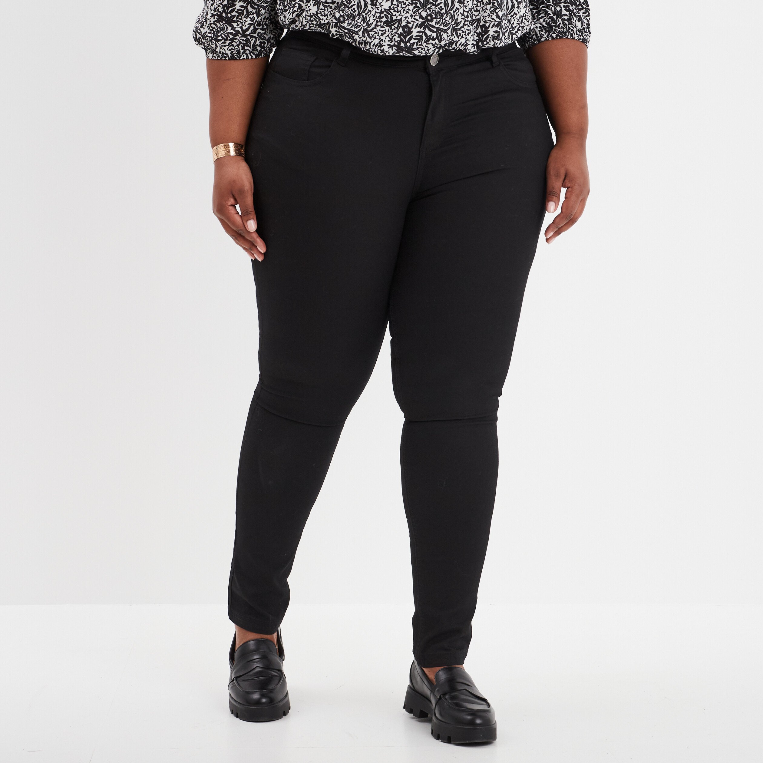 Pantalon slim taille haute et elastiquee noir femme grande taille La Halle