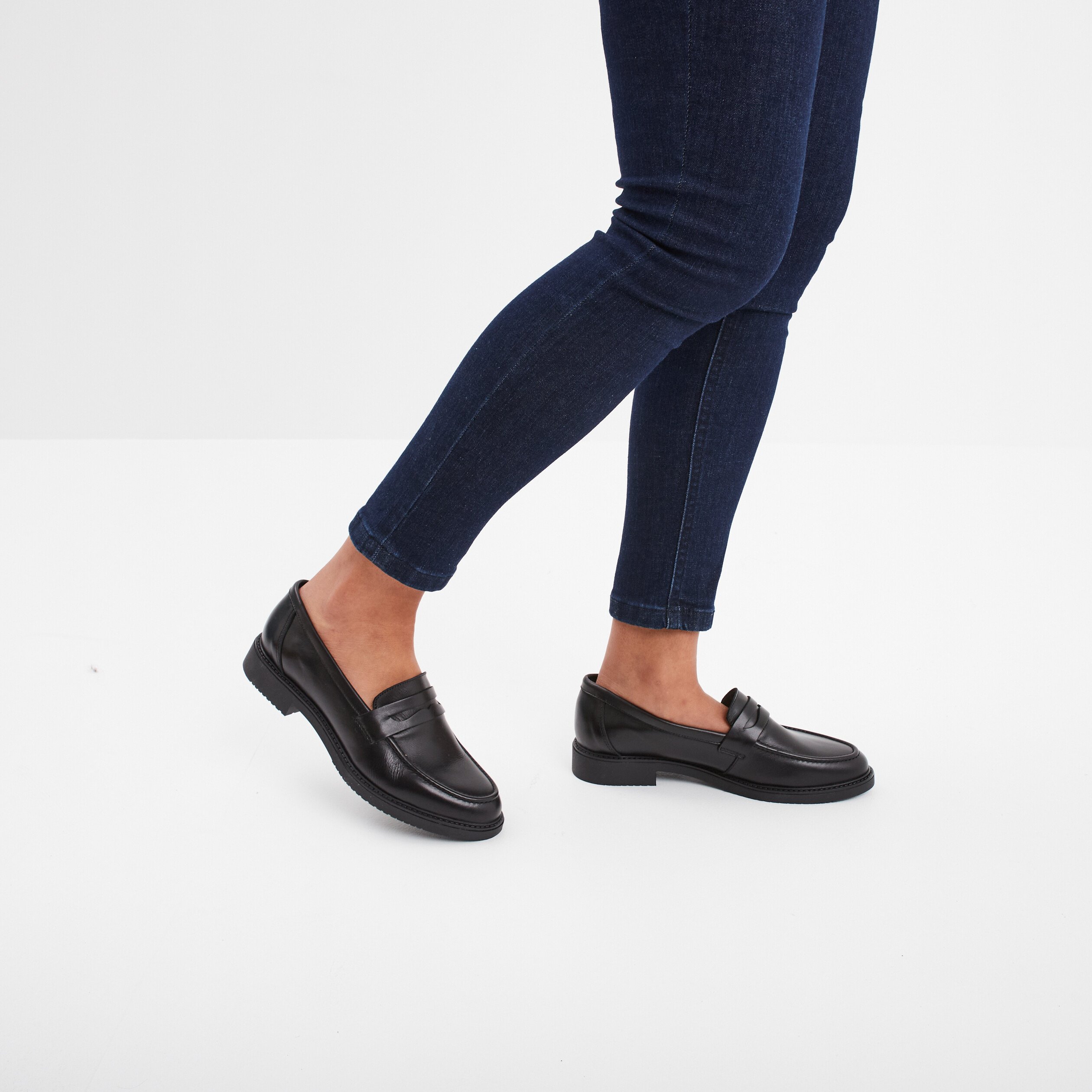 Slip on cuir noir femme online