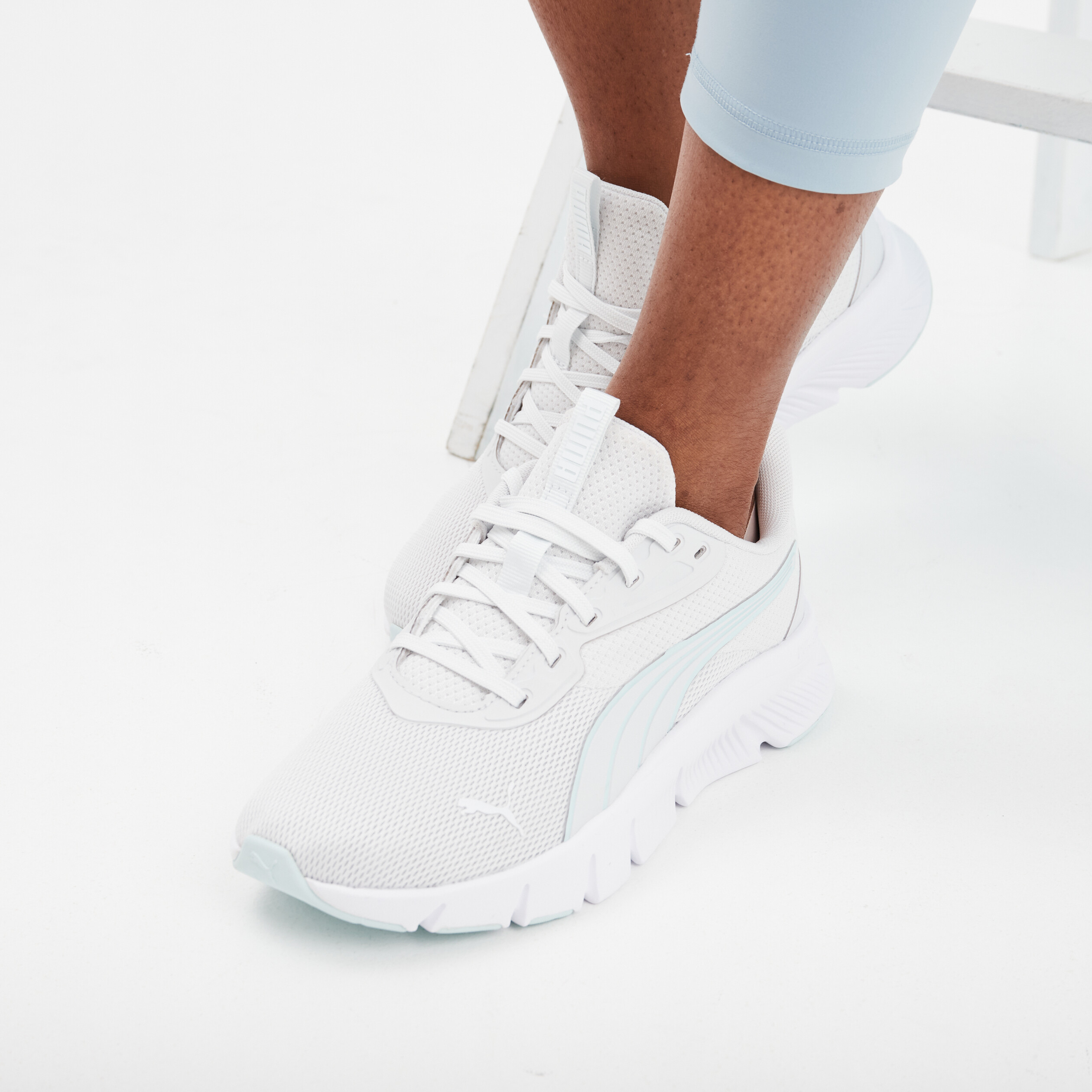 Jogging puma blanc femme hotsell