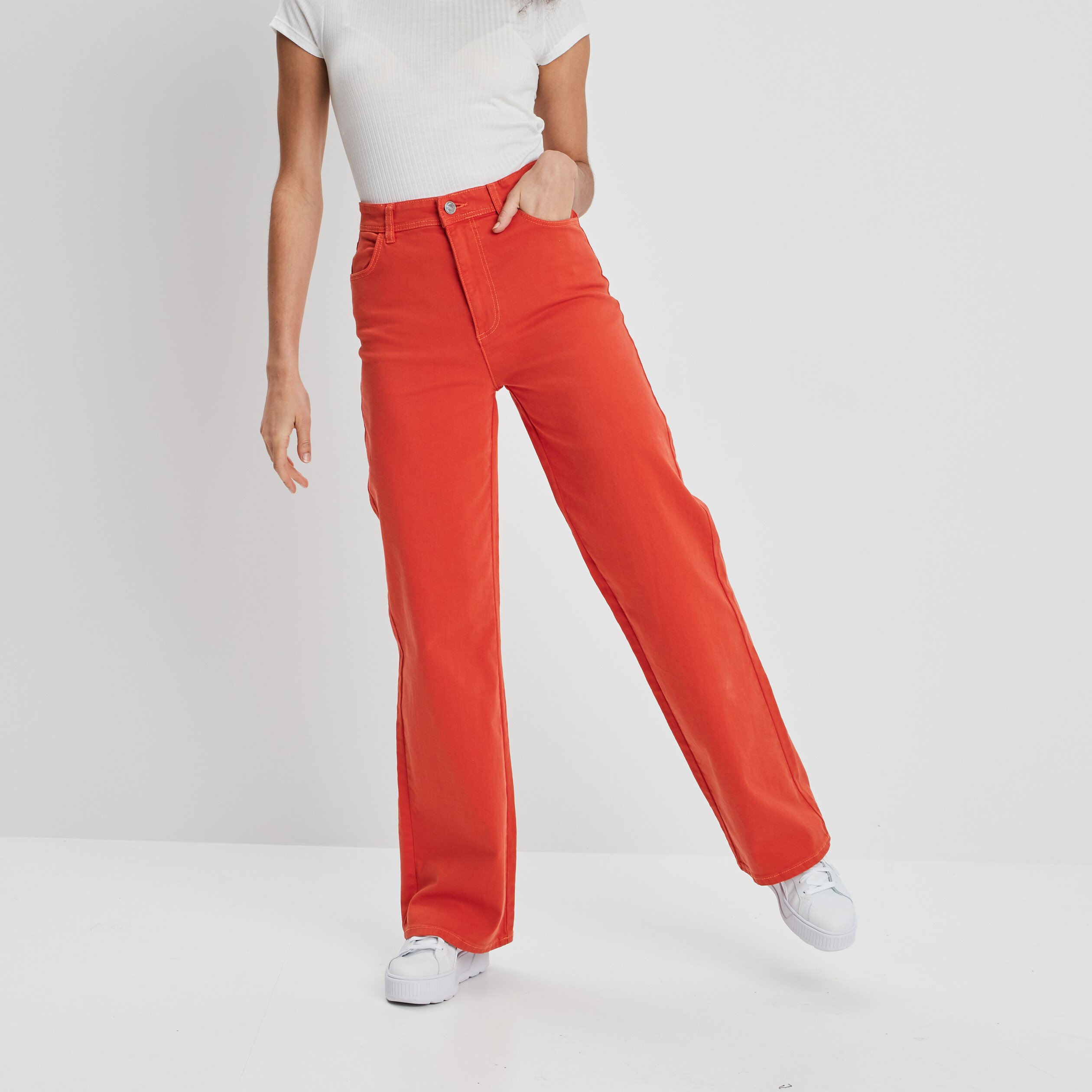 Pantalon taille haute rouge sale