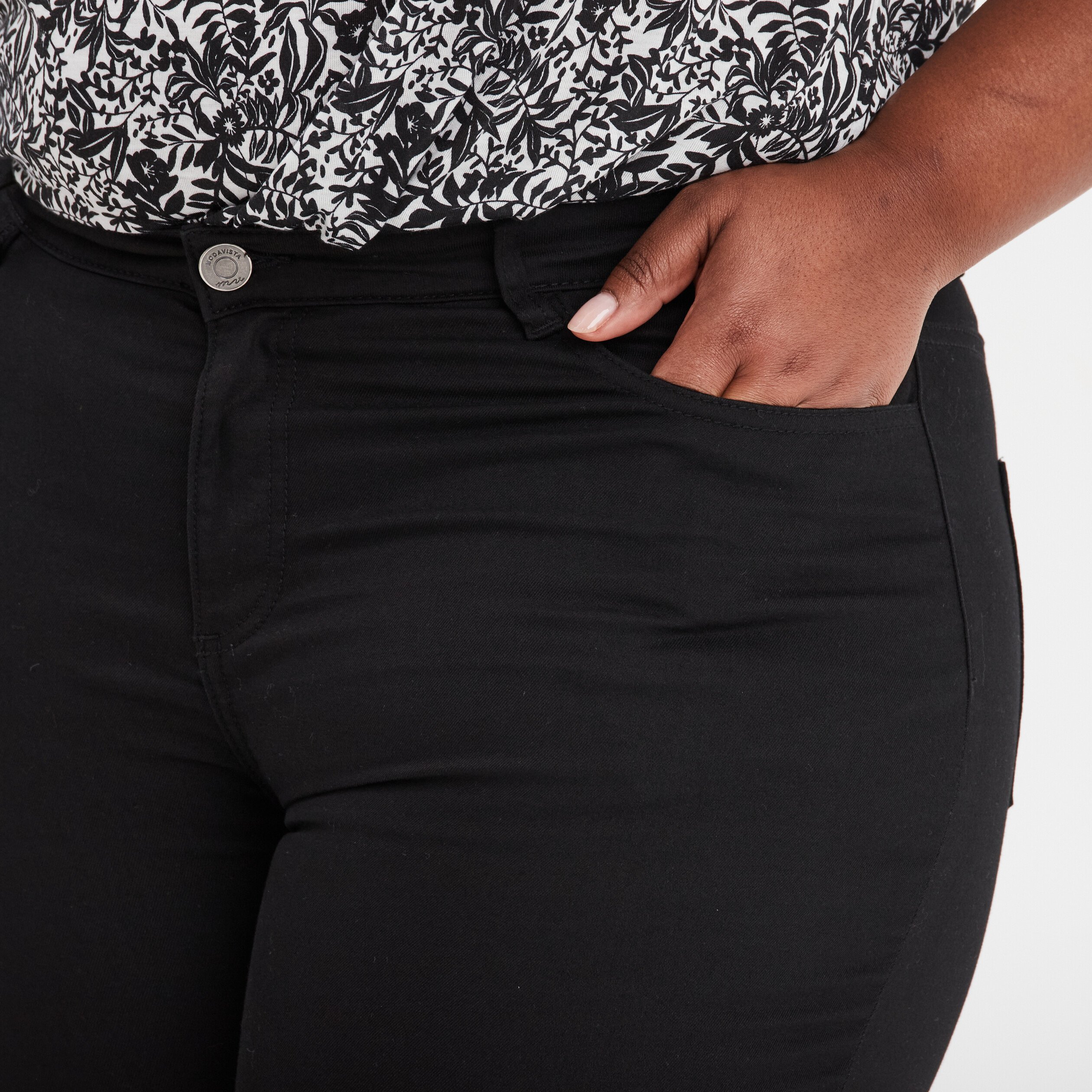 Pantalon slim taille haute et elastiquee noir femme grande taille La Halle