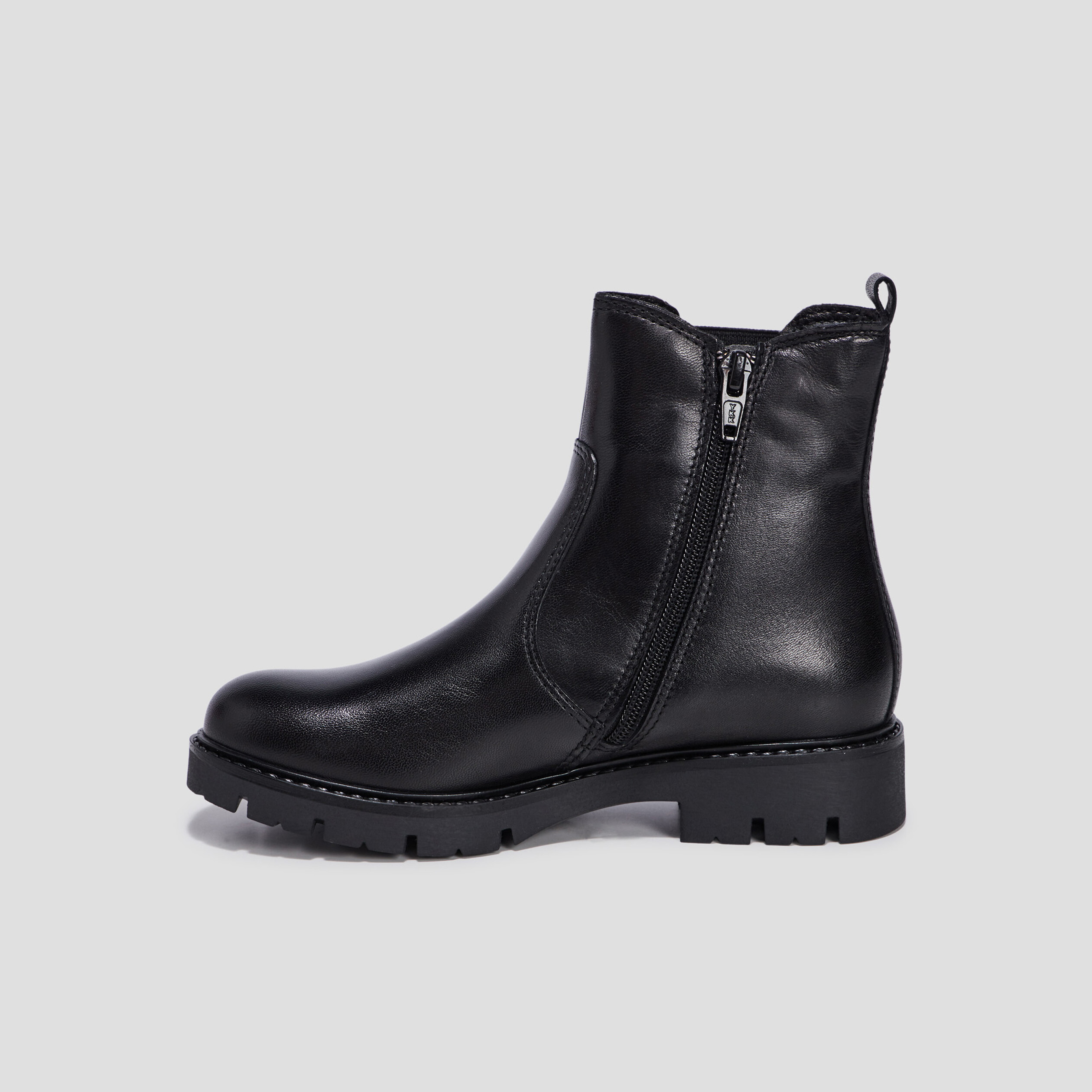 Bottines crantees en cuir noir fille