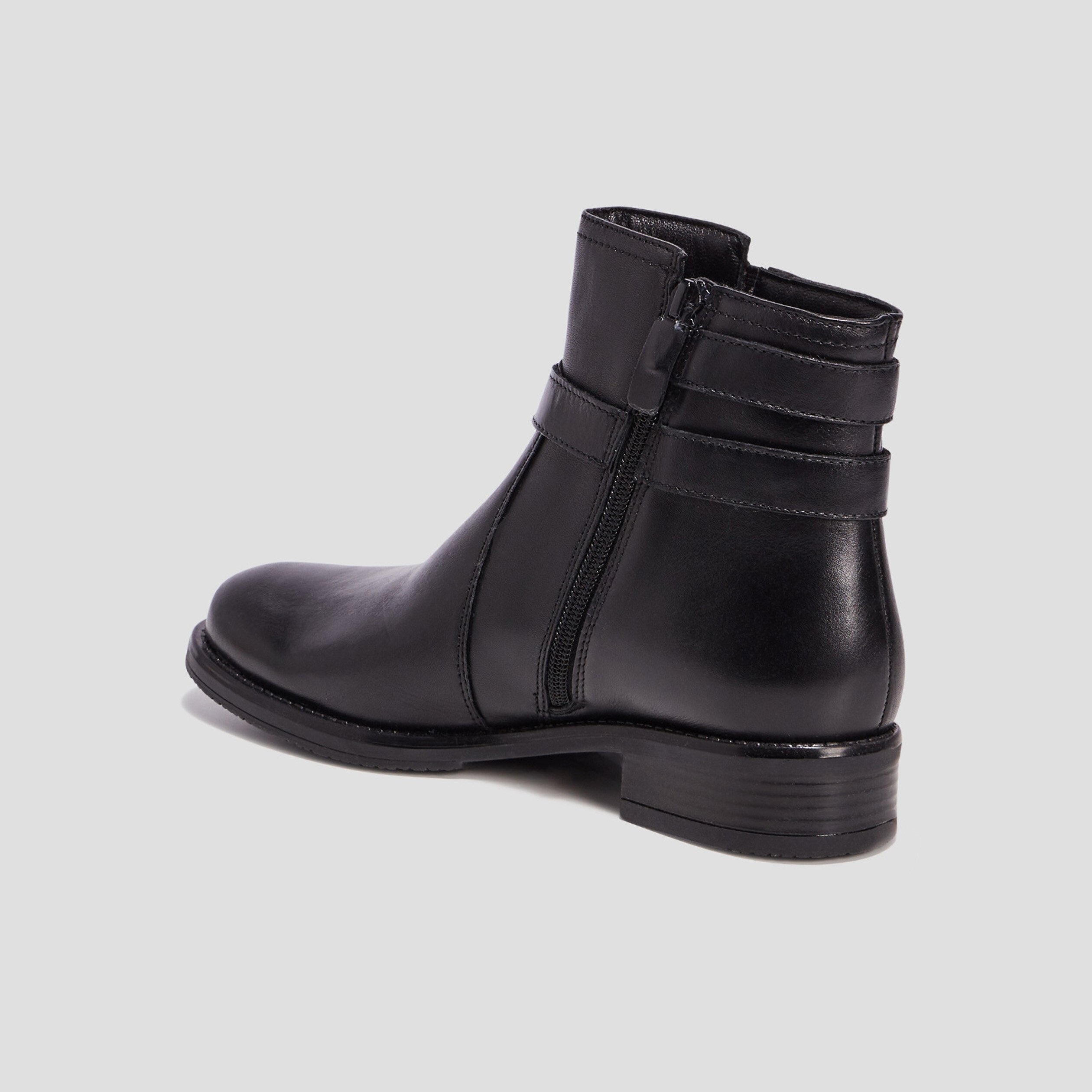 Bottines avec boucles en cuir noir femme