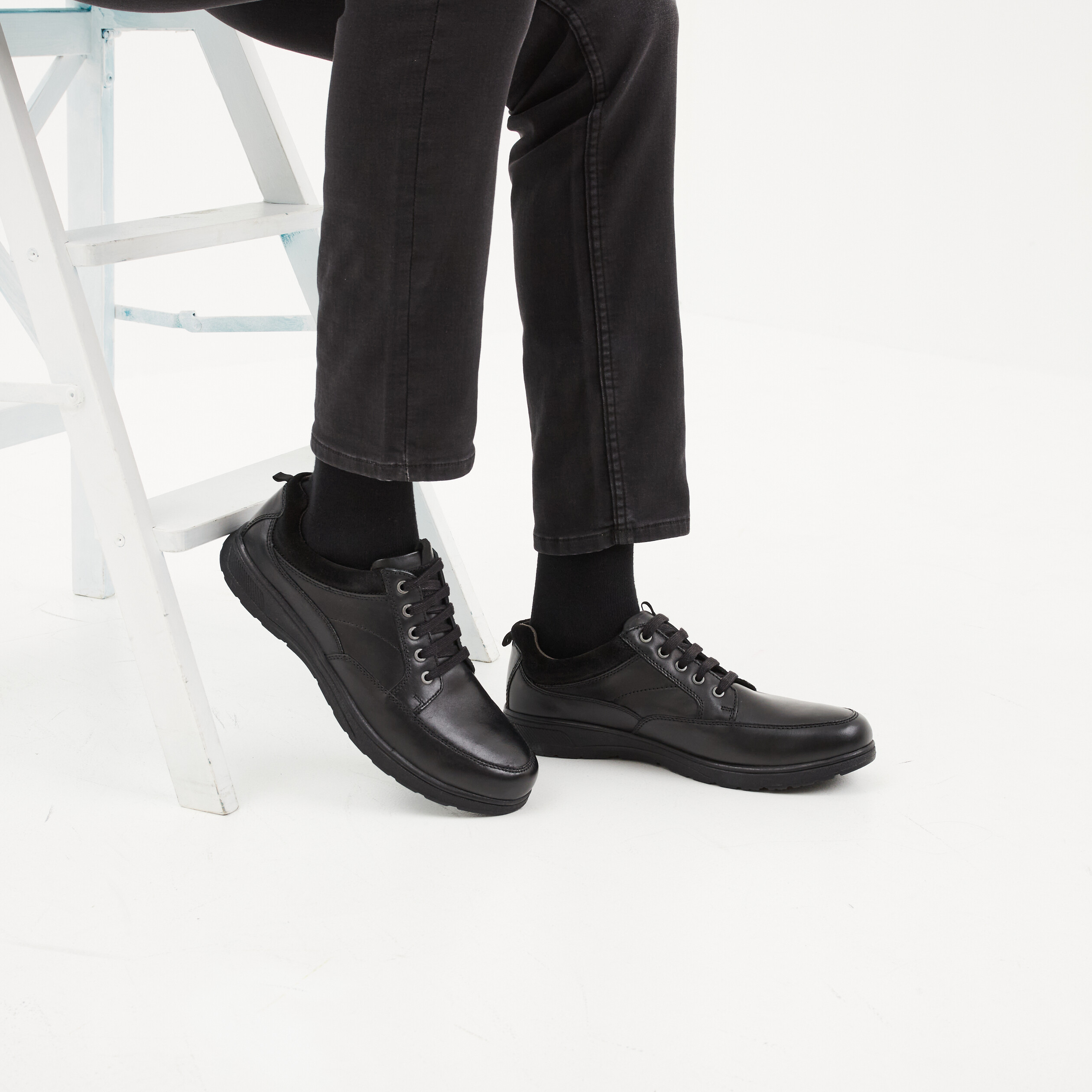 Derbies a lacets en cuir noir homme La Halle