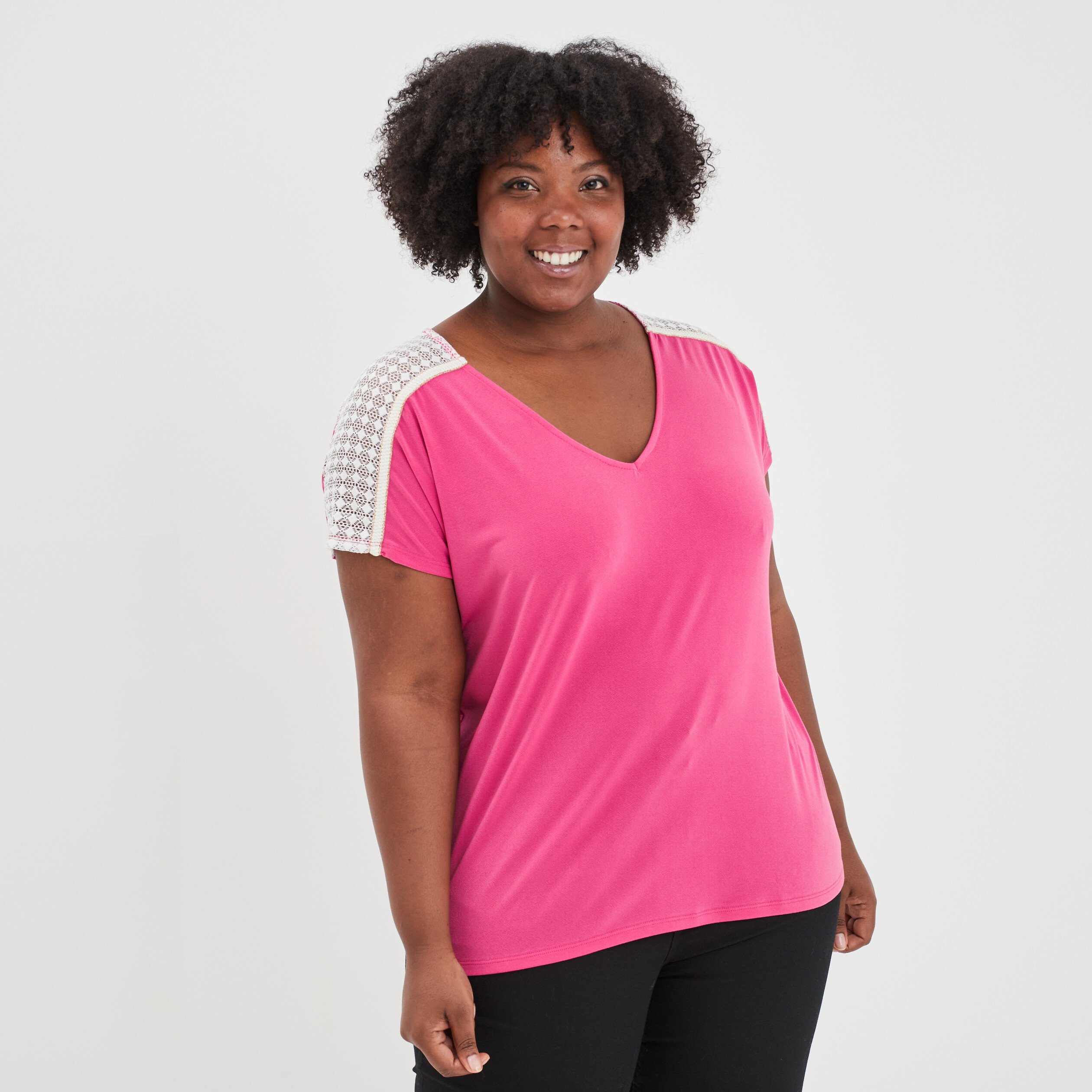 T shirt avec manches dentelle col en V rose fushia femme grande taille La Halle