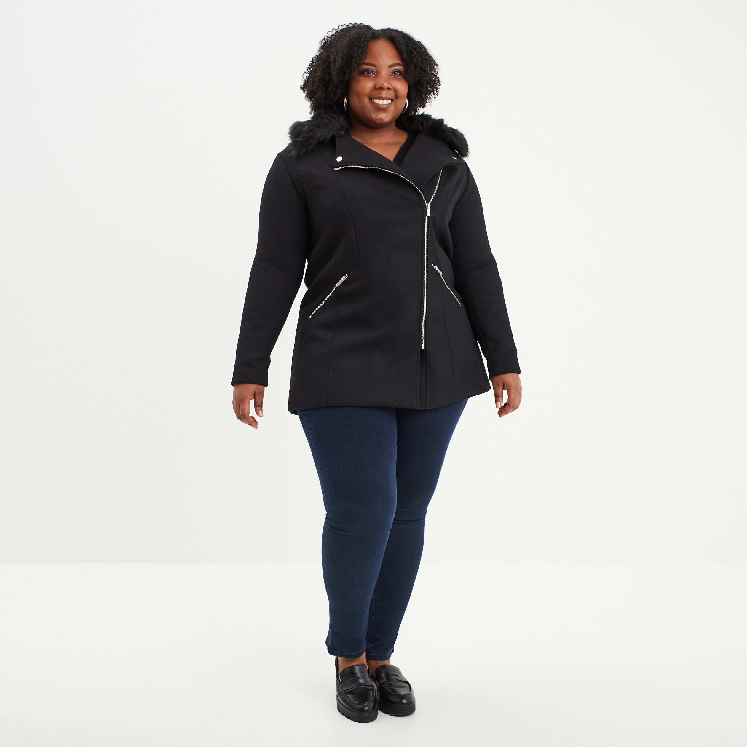 Manteau fausse fourrure fashion noir grande taille