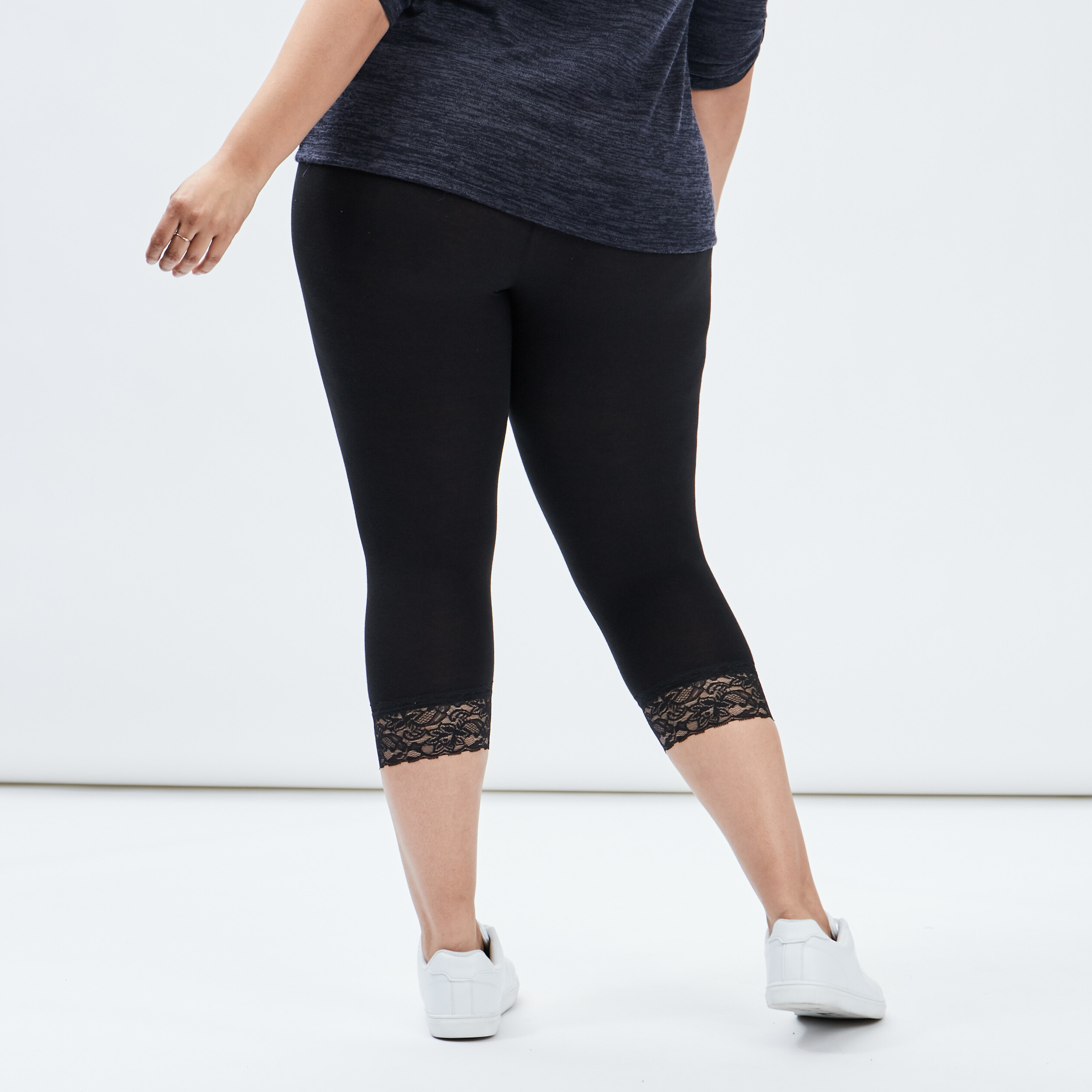 Legging dentelle grande outlet taille