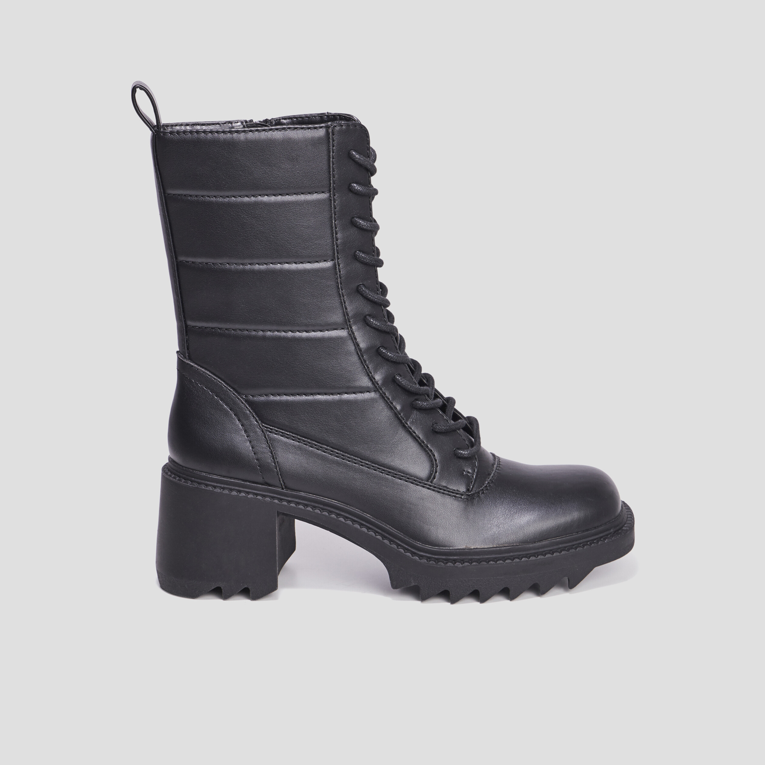 Boots noir cranté à talon on sale