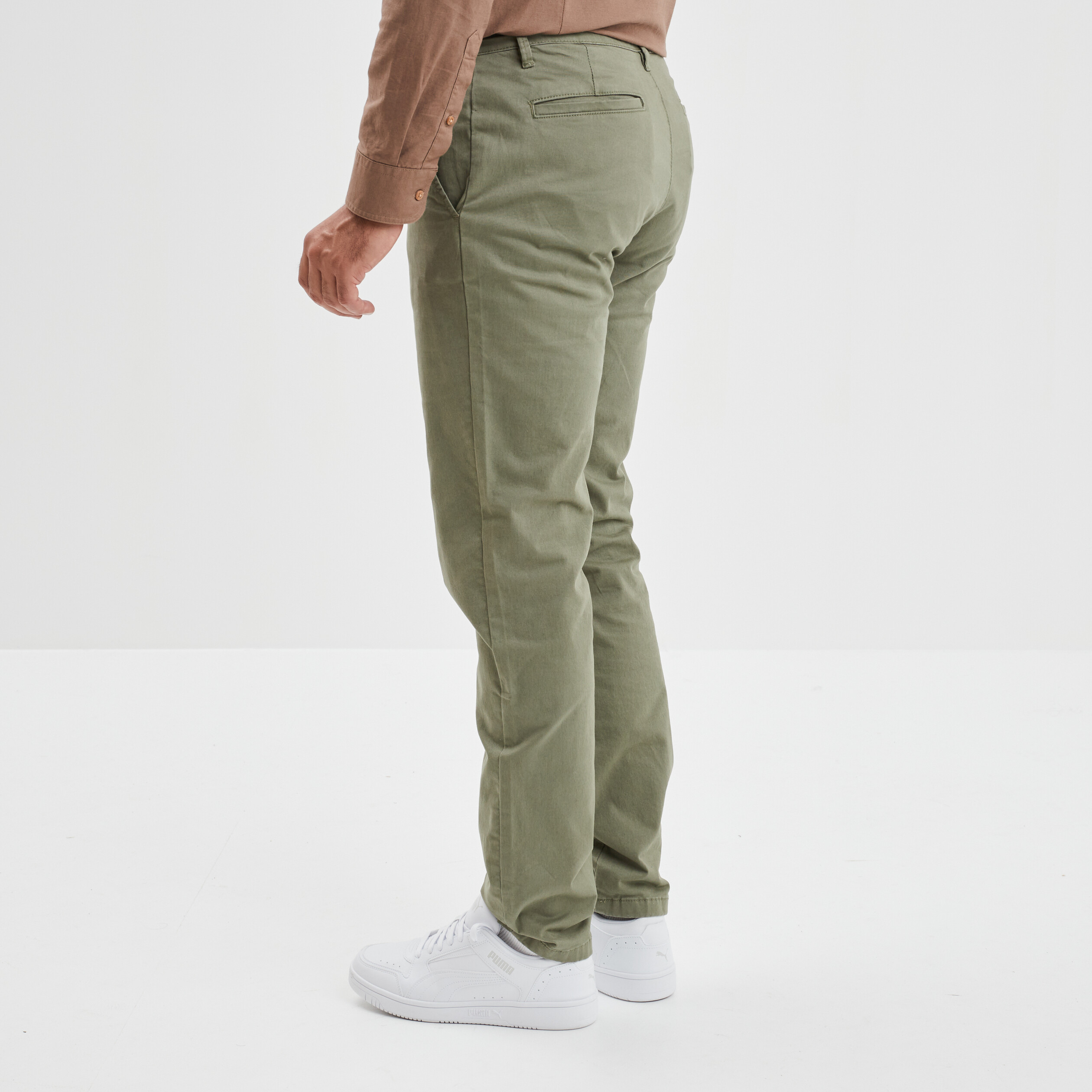 Le pantalon chino pas cher vert kaki 1090 pour homme